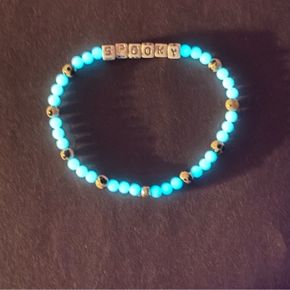 Glow in the dark friendship bracelet - Picture 2 of 2